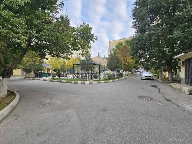 Satılır 3 otaqlı köhnə tikili 75 m², Səbail r., photo 26 from 31