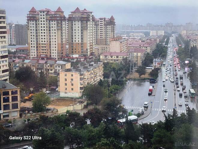 Продаётся 3-комн. вторичка 70 м², м. Кара Караев, photo 1 from 18