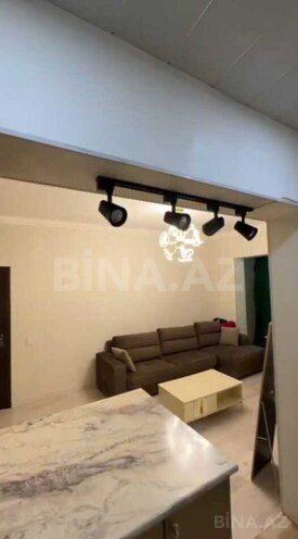 Продаётся 2-комн. вторичка 40 м², м. Халглар Достлугу, photo 1 from 18
