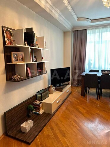 Продается 2-комн. новостройка 69 м², м. Элмляр Академиясы, photo 4 from 16