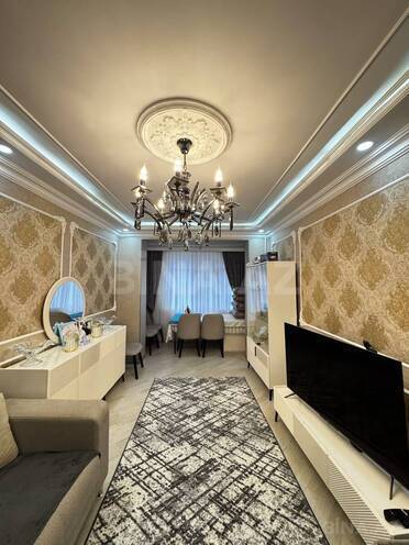 Продаётся 3-комн. вторичка 90 м², м. Ази Асланов, photo 3 from 16