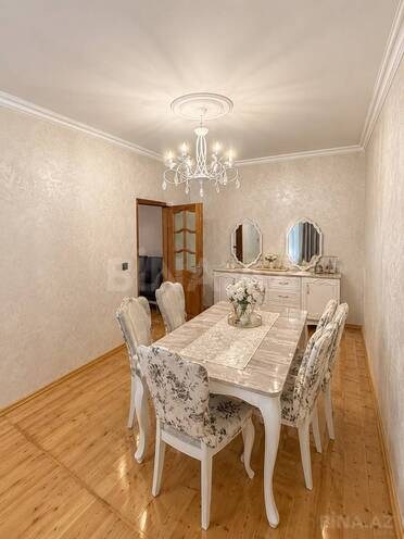 Продается 5-комн. вторичка 135 м², м. Ази Асланов, photo 1 from 15