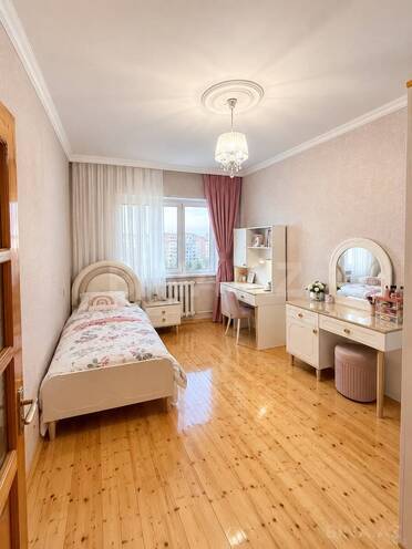 Продается 5-комн. вторичка 135 м², м. Ази Асланов, photo 6 from 15