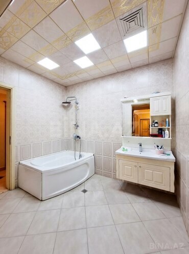 Сдаётся 4-комн. новостройка 110 м², м. Кара Караев, photo 10 from 12