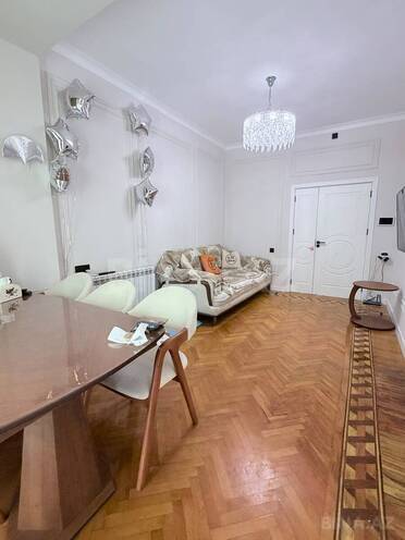Продается 3-комн. вторичка 91 м², м. Низами, photo 4 from 14