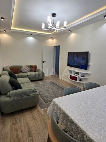Продается 3-комн. вторичка 75 м², м. Ази Асланов, photo 4 from 17
