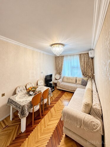 Satılır 5 otaqlı köhnə tikili 135 m², Əhmədli m., photo 1 from 19