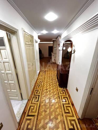 Satılır 5 otaqlı köhnə tikili 150 m², 28 May m., photo 13 from 18