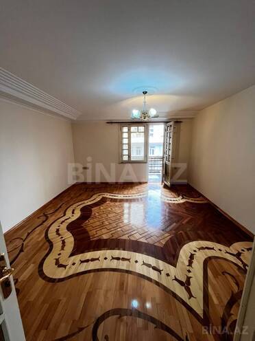 Satılır 5 otaqlı köhnə tikili 150 m², 28 May m., photo 12 from 18