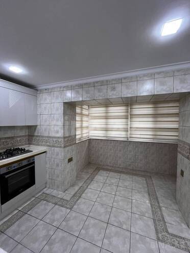Satılır 5 otaqlı köhnə tikili 150 m², 28 May m., photo 16 from 18