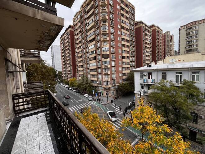 Satılır 5 otaqlı köhnə tikili 150 m², 28 May m., photo 3 from 18