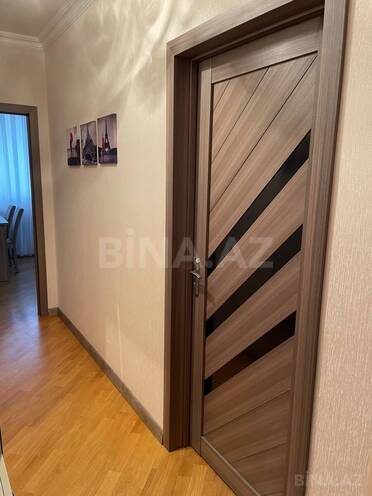 Продается 2-комн. вторичка 65 м², м. Ази Асланов, photo 18 from 22