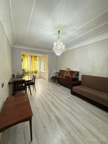 Satılır 2 otaqlı köhnə tikili 55 m², İnşaatçılar m., photo 4 from 15