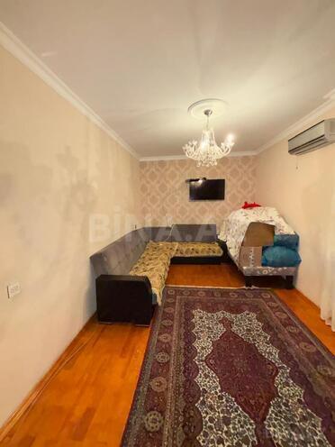 Продается 2-комн. вторичка 70 м², photo 1 from 24