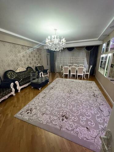 Сдаётся 3-комн. новостройка 145 м², м. Кара Караев, photo 1 from 15