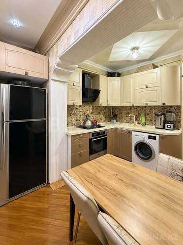 Satılır 3 otaqlı köhnə tikili 85 m², Xalqlar Dostluğu m., photo 8 from 14