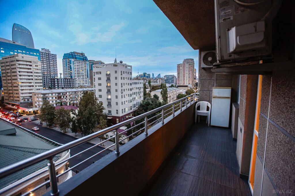 4-комн. новостройка - м. 28 мая - 180 м² (4)