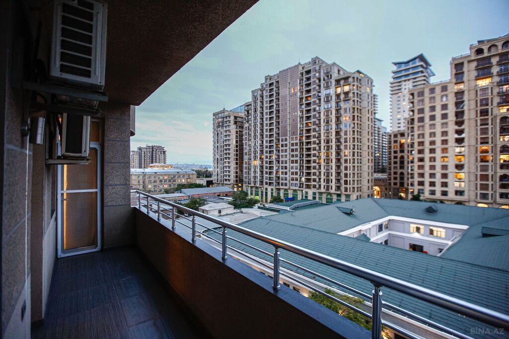 4-комн. новостройка - м. 28 мая - 180 м² (30)