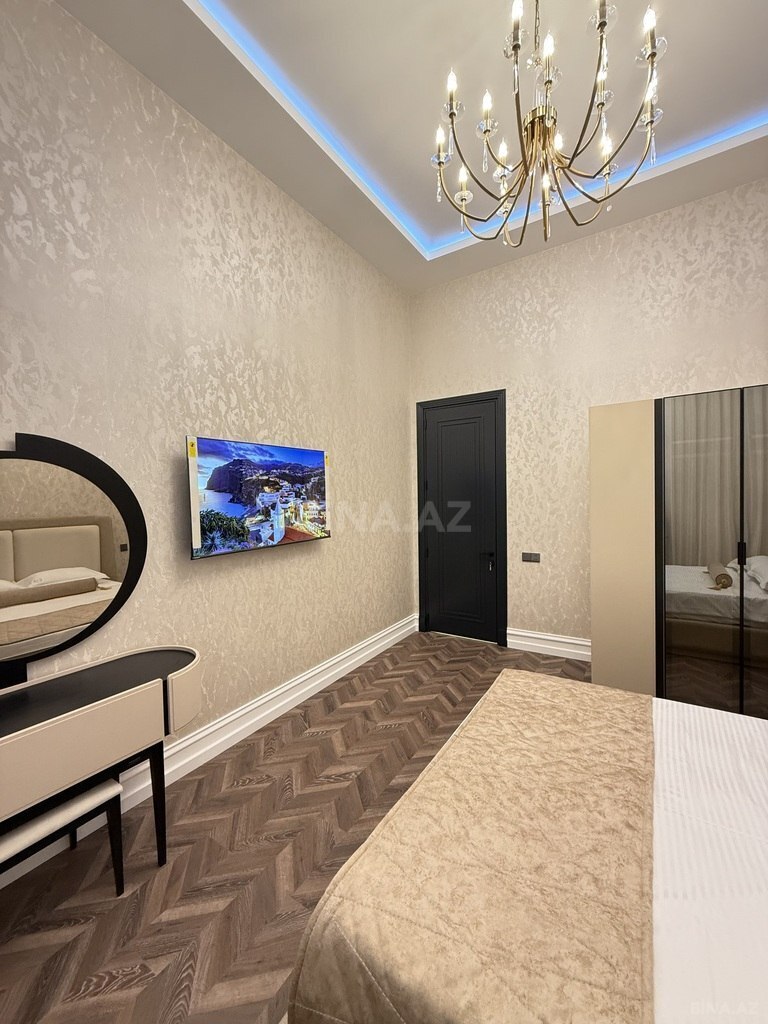 5 otaqlı həyət evi/bağ evi - Mərdəkan q. - 280 m² (21)