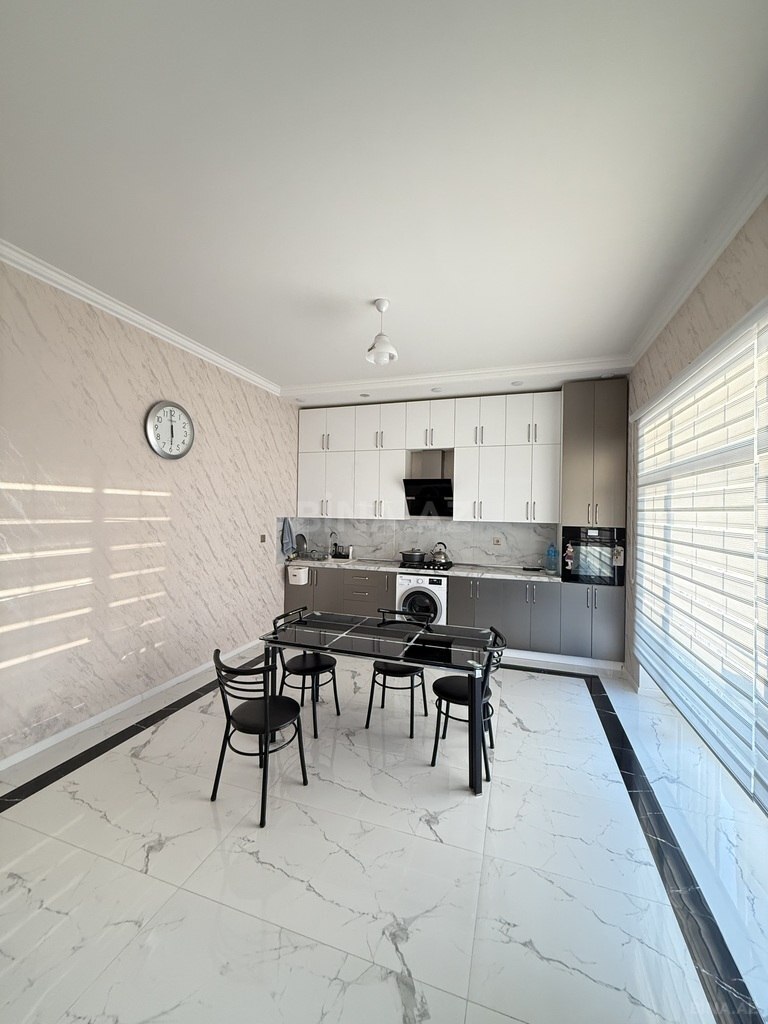 4 otaqlı həyət evi/bağ evi - Şüvəlan q. - 160 m² (14)
