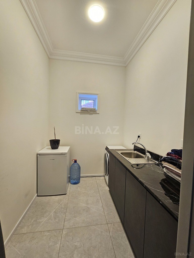 4 otaqlı həyət evi/bağ evi - Şüvəlan q. - 240 m² (16)