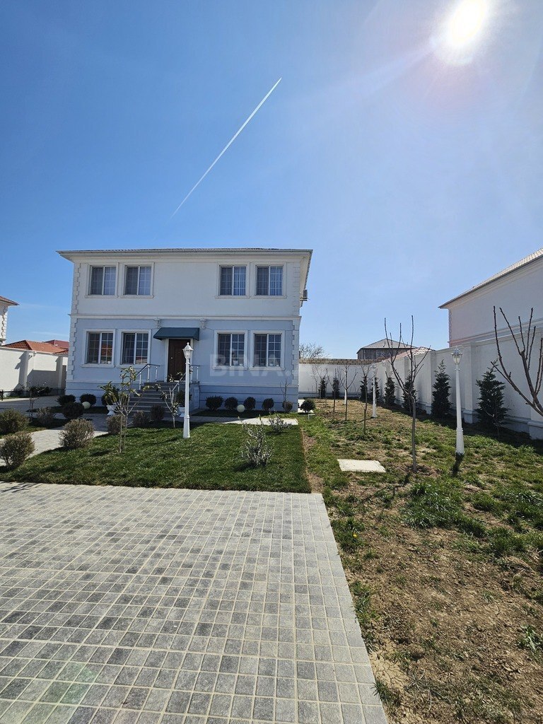 4 otaqlı həyət evi/bağ evi - Şüvəlan q. - 240 m² (2)