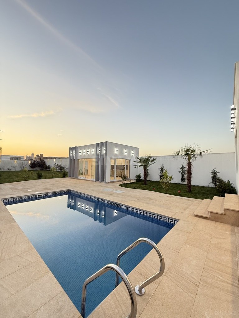 4 otaqlı həyət evi/bağ evi - Şüvəlan q. - 160 m² (12)