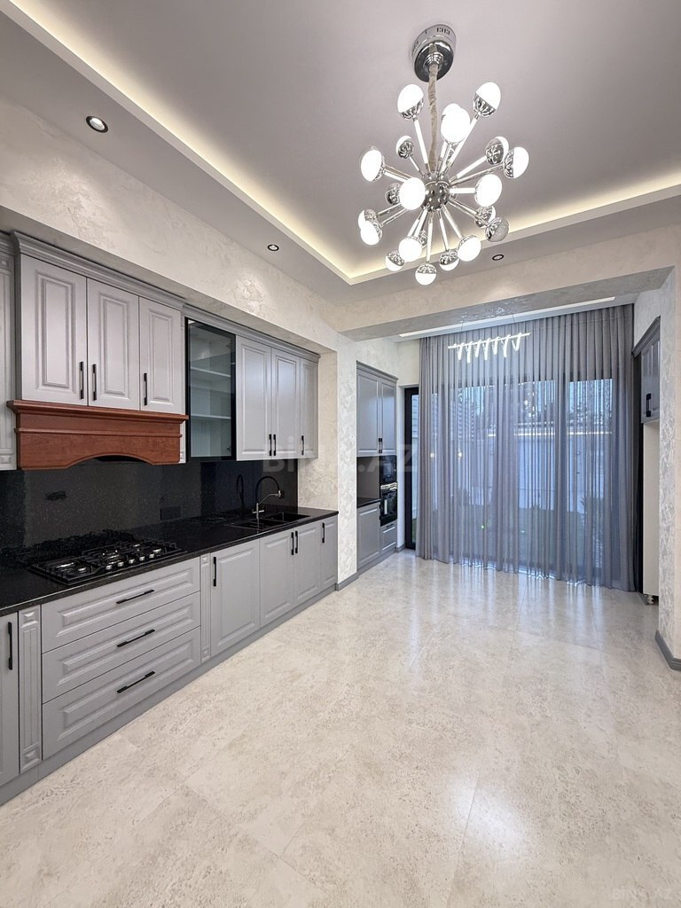 4 otaqlı həyət evi/bağ evi - Şüvəlan q. - 200 m² (19)