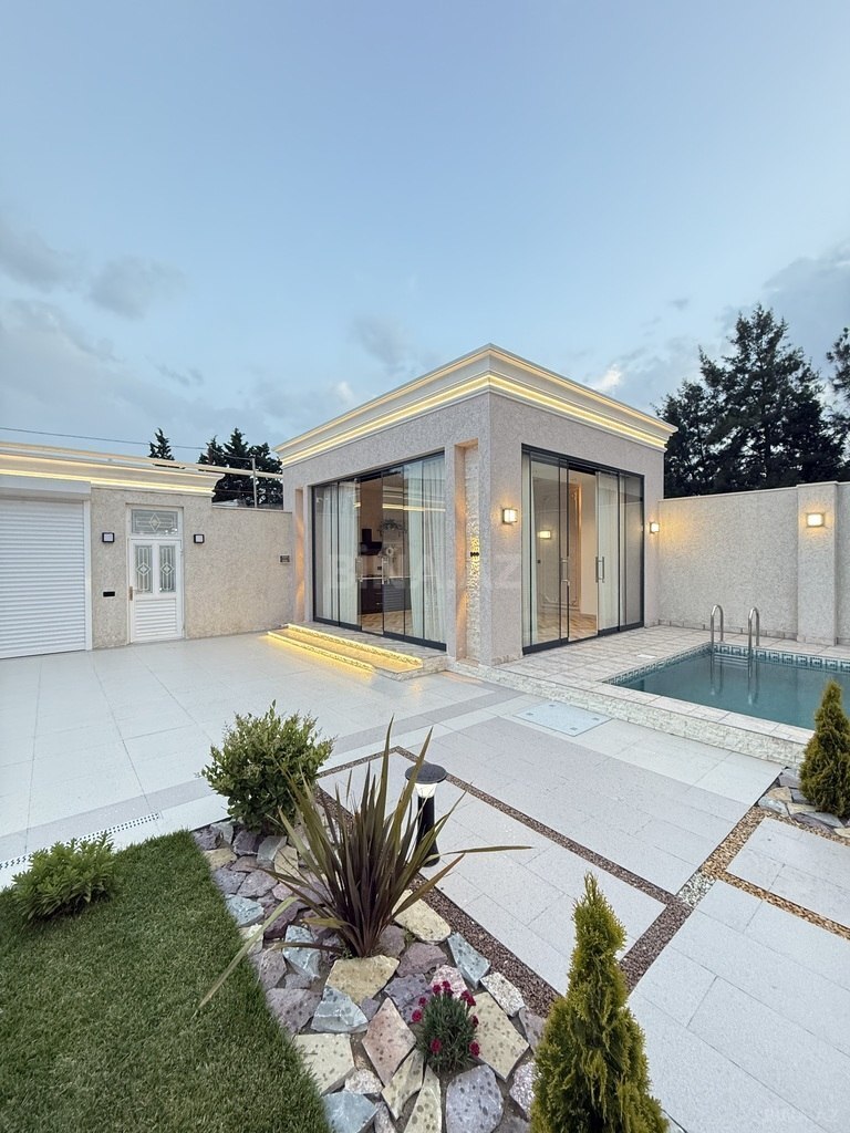 4 otaqlı həyət evi/bağ evi - Şüvəlan q. - 200 m² (13)