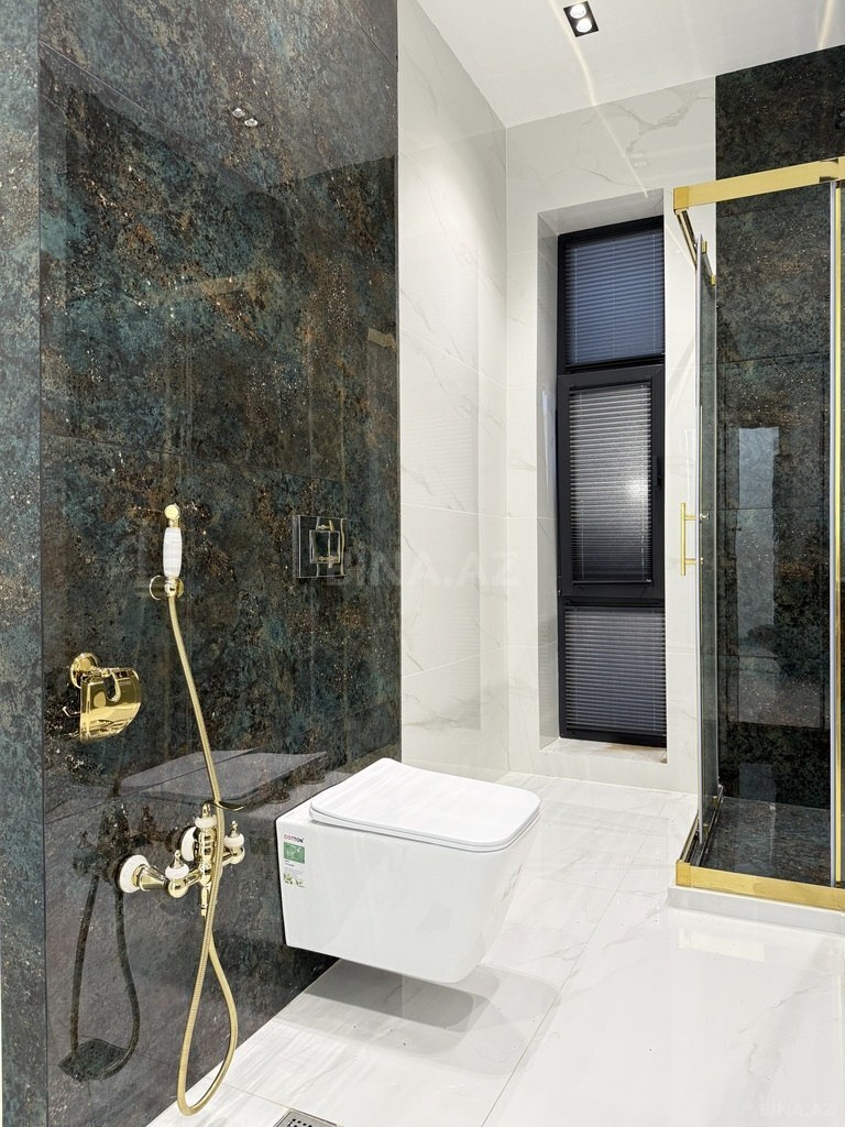 4 otaqlı həyət evi/bağ evi - Şüvəlan q. - 200 m² (21)