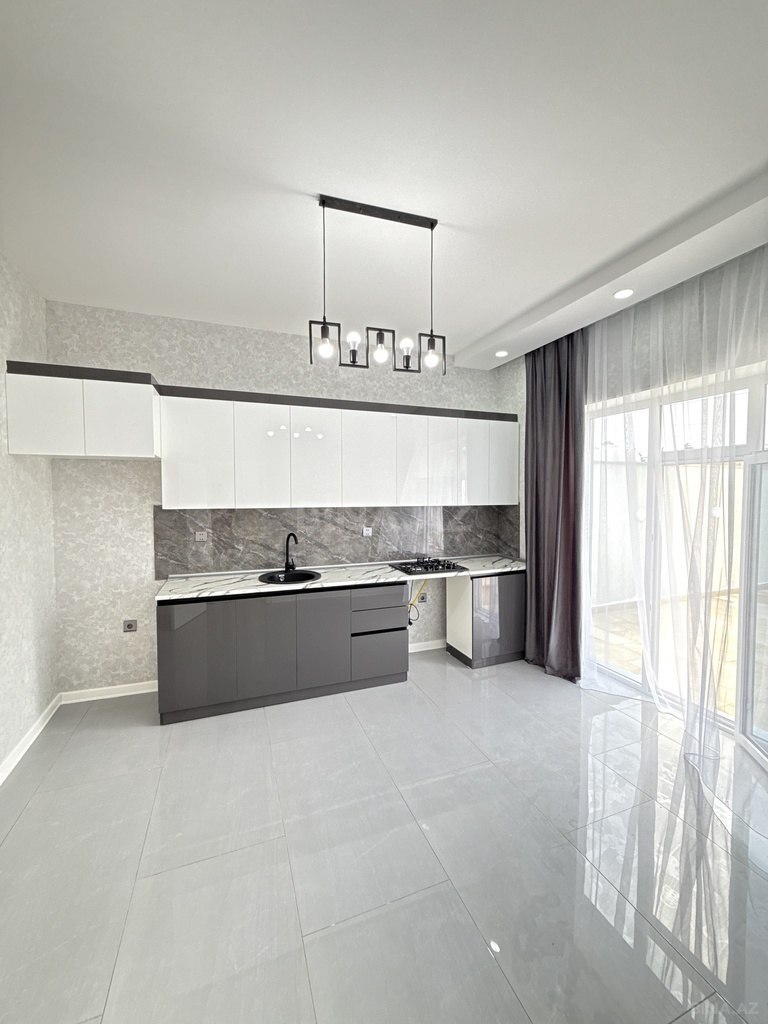 4 otaqlı həyət evi/bağ evi - Şüvəlan q. - 160 m² (18)