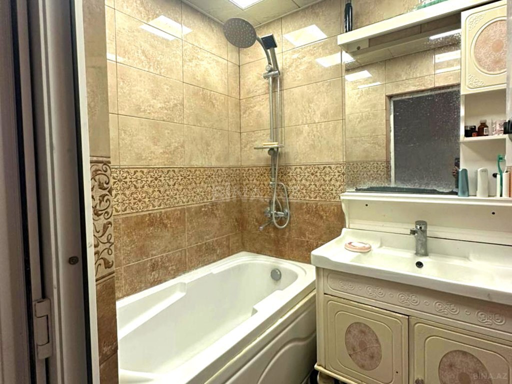 4 otaqlı köhnə tikili - Neftçilər m. - 100 m² (17)