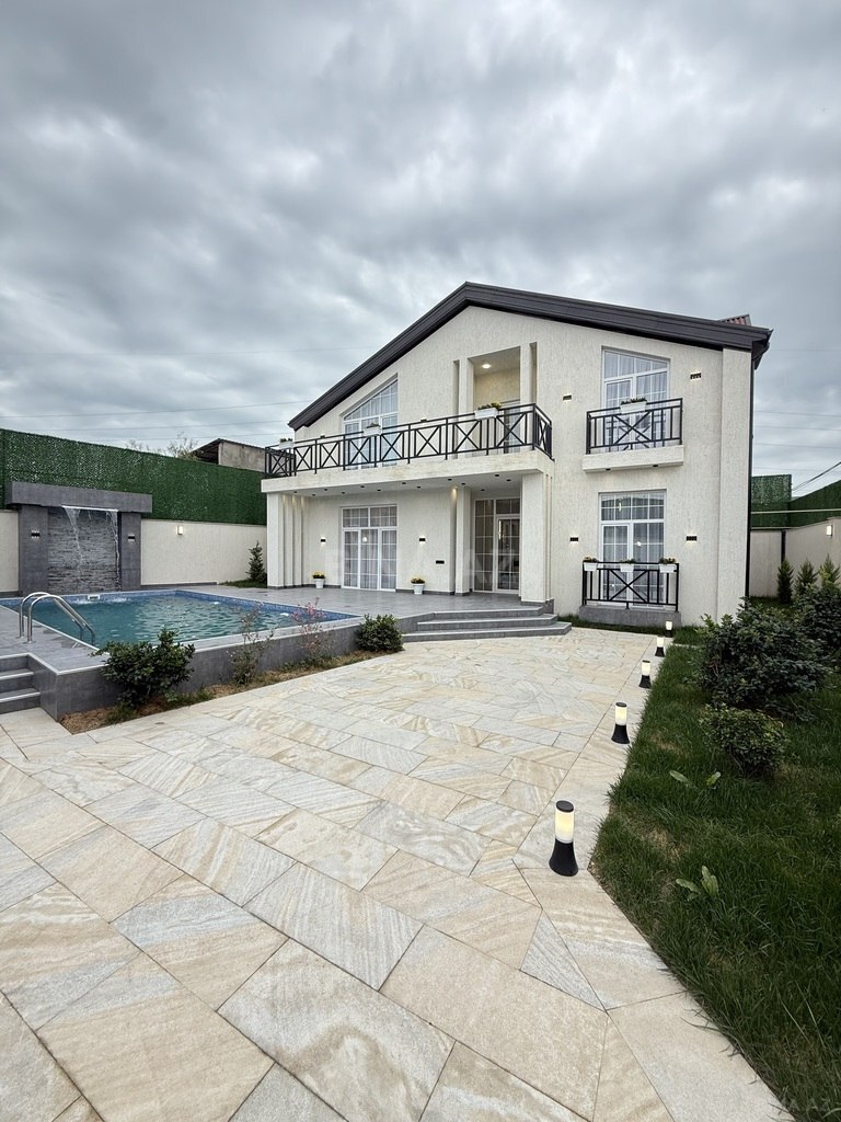 6 otaqlı həyət evi/bağ evi - Şüvəlan q. - 285 m² (1)