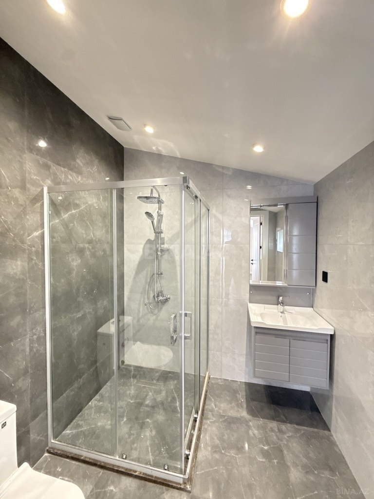 6 otaqlı həyət evi/bağ evi - Şüvəlan q. - 285 m² (25)