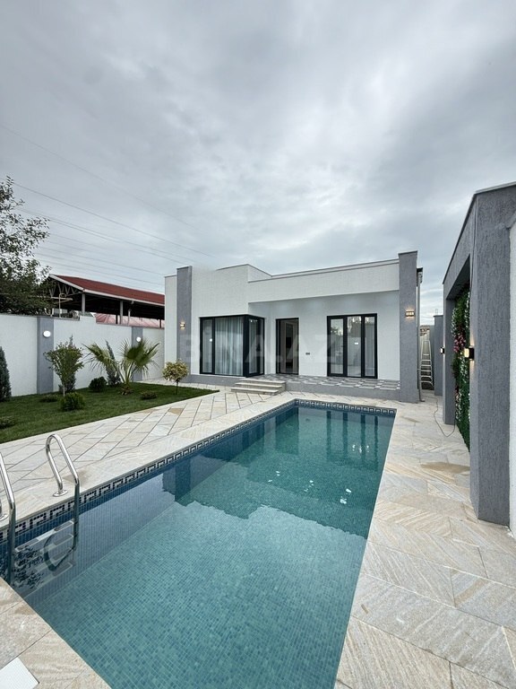 4 otaqlı həyət evi/bağ evi - Şüvəlan q. - 155 m² (1)