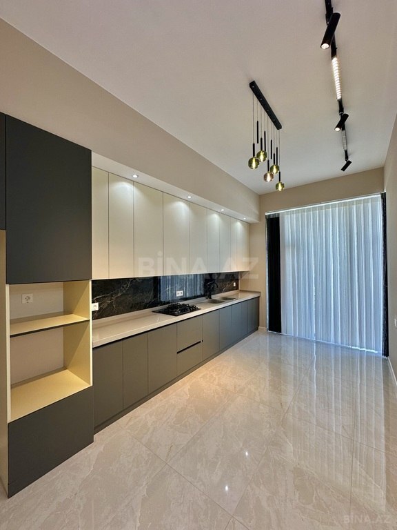 4 otaqlı həyət evi/bağ evi - Şüvəlan q. - 180 m² (12)