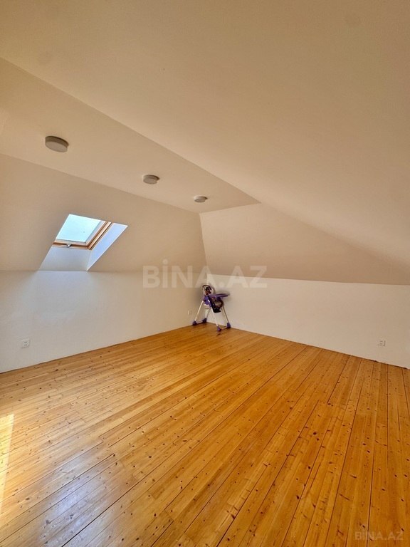 4 otaqlı həyət evi/bağ evi - Şüvəlan q. - 180 m² (22)