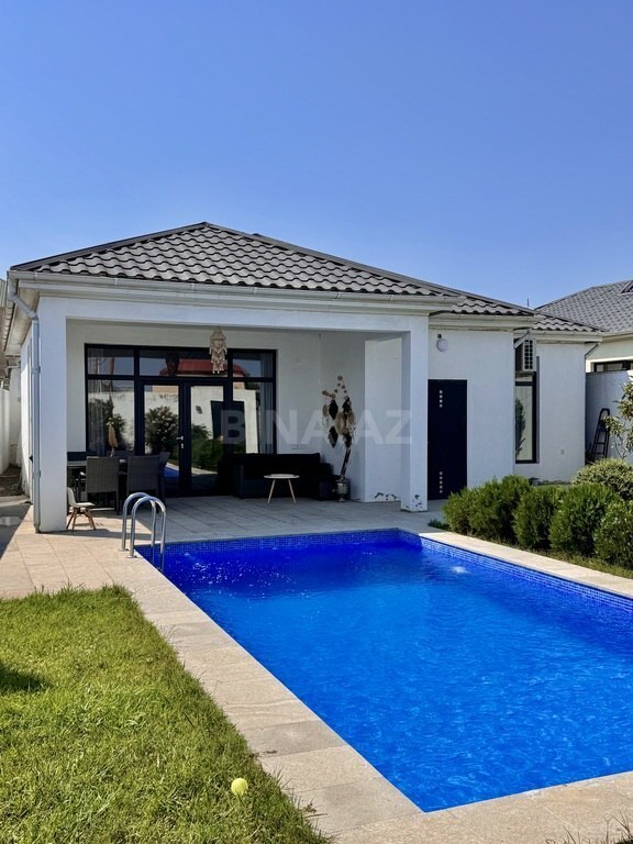 4 otaqlı həyət evi/bağ evi - Şüvəlan q. - 180 m² (1)