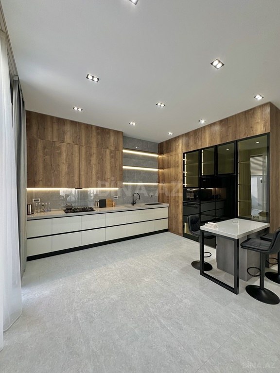 4 otaqlı həyət evi/bağ evi - Şüvəlan q. - 230 m² (21)