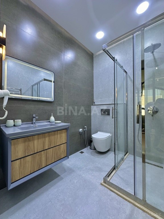 4 otaqlı həyət evi/bağ evi - Şüvəlan q. - 230 m² (23)