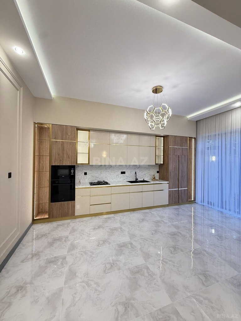 4 otaqlı həyət evi/bağ evi - Şüvəlan q. - 200 m² (21)