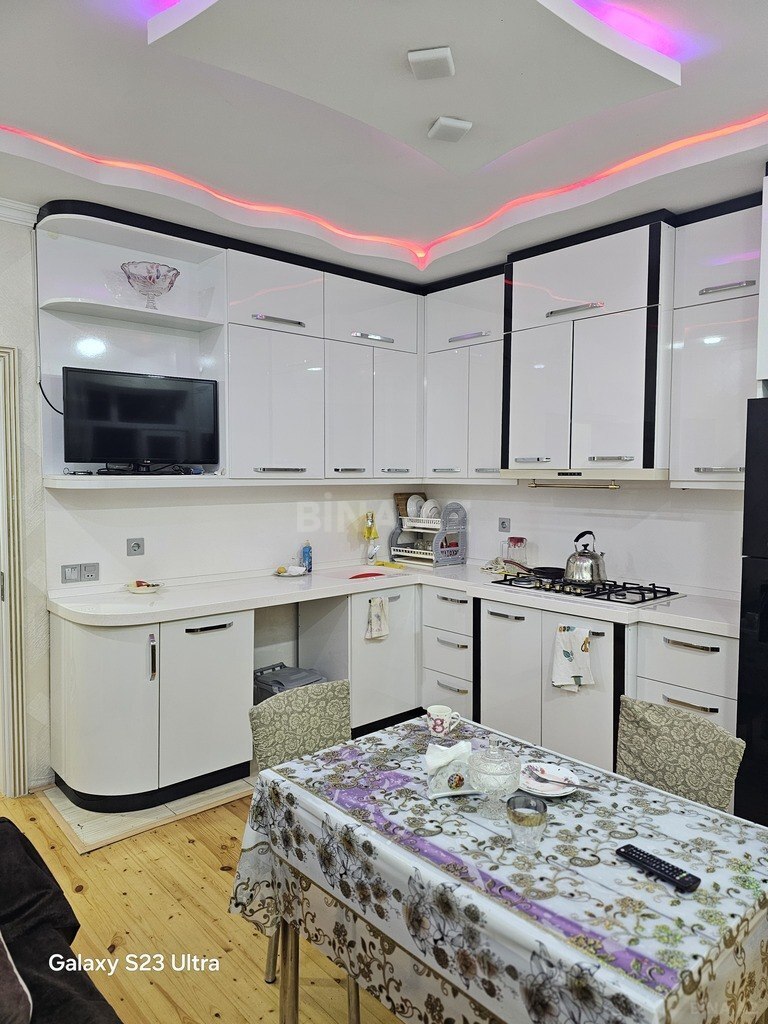 5 otaqlı həyət evi/bağ evi - Sulutəpə q. - 240 m² (1)