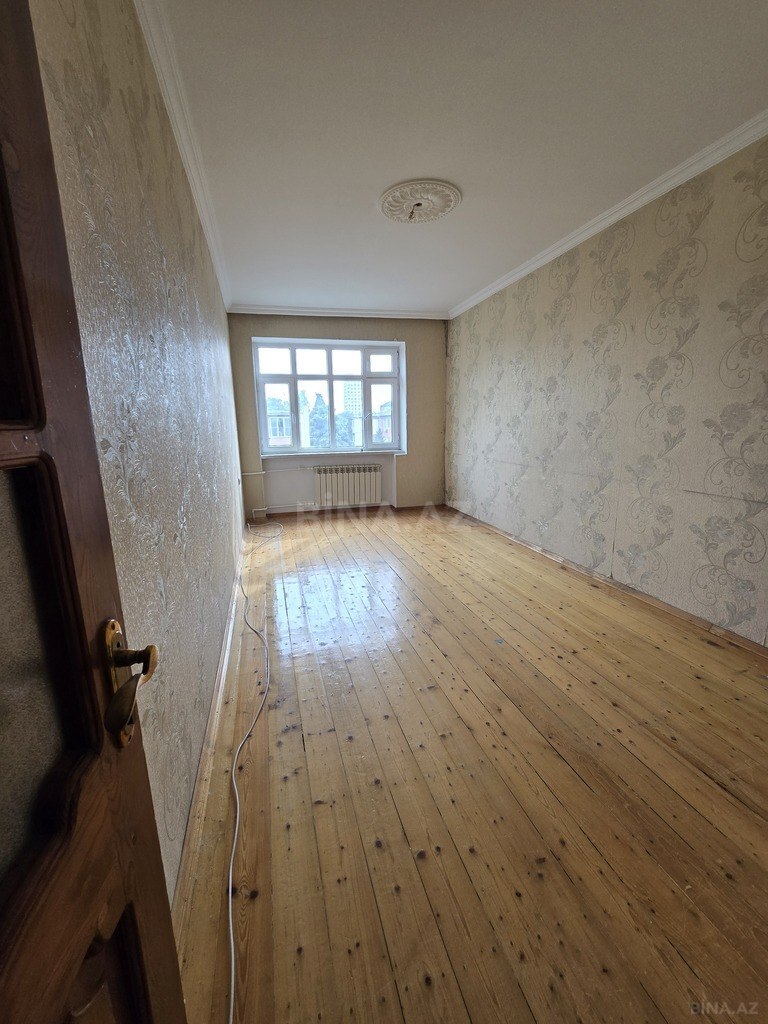 3 otaqlı köhnə tikili - 7-ci mikrorayon q. - 57 m² (5)