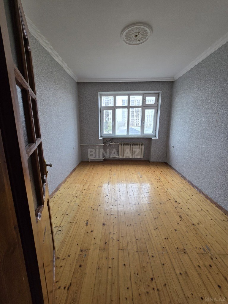3 otaqlı köhnə tikili - 7-ci mikrorayon q. - 57 m² (3)