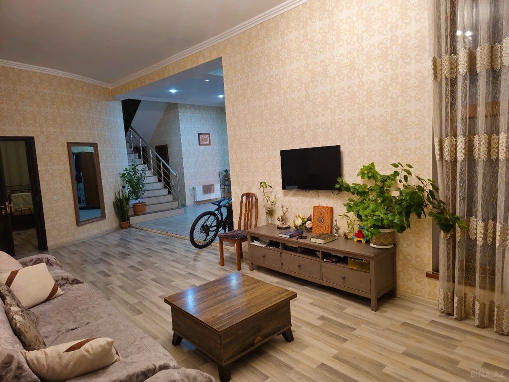 6 otaqlı həyət evi/bağ evi - Buzovna q. - 250 m² (1)