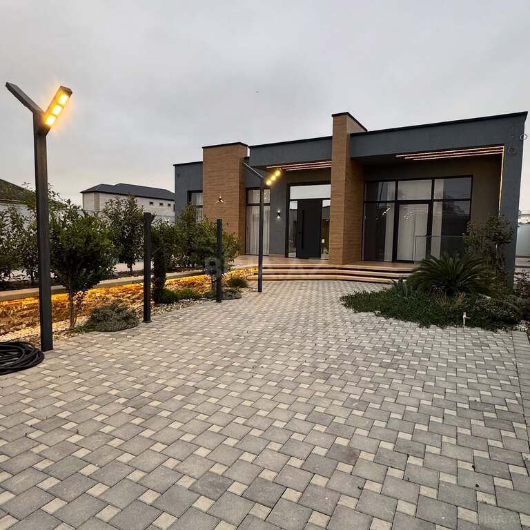 4 otaqlı həyət evi/bağ evi - Şüvəlan q. - 220 m² (1)
