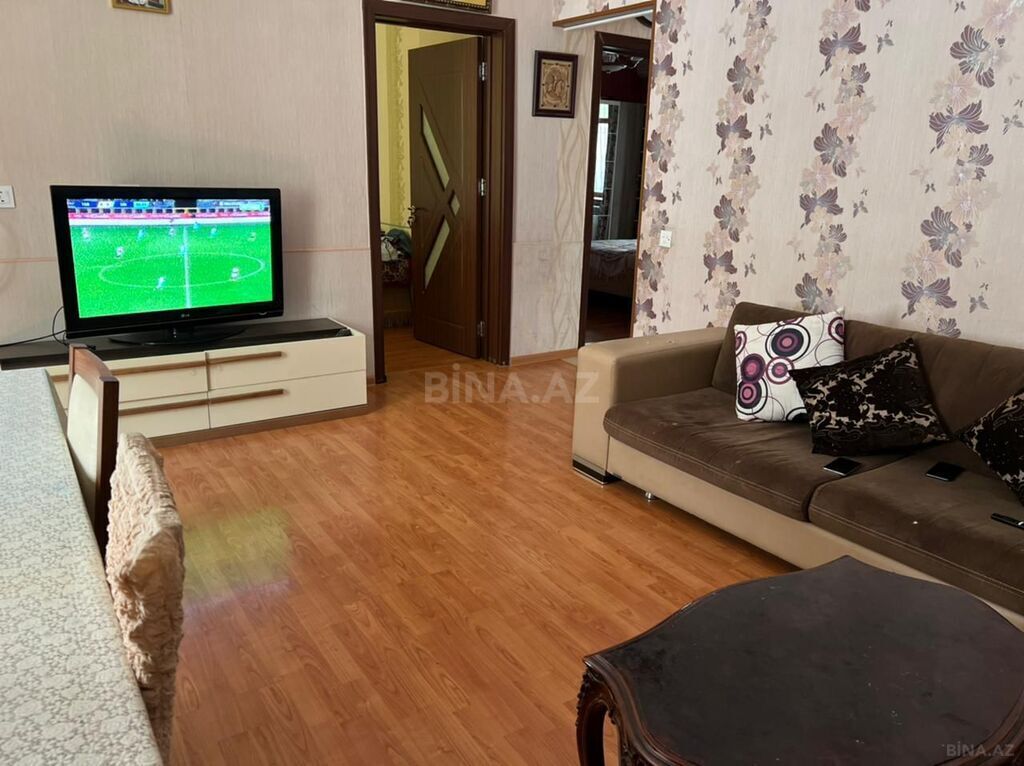 6 otaqlı həyət evi/bağ evi - Zığ q. - 300 m² (25)
