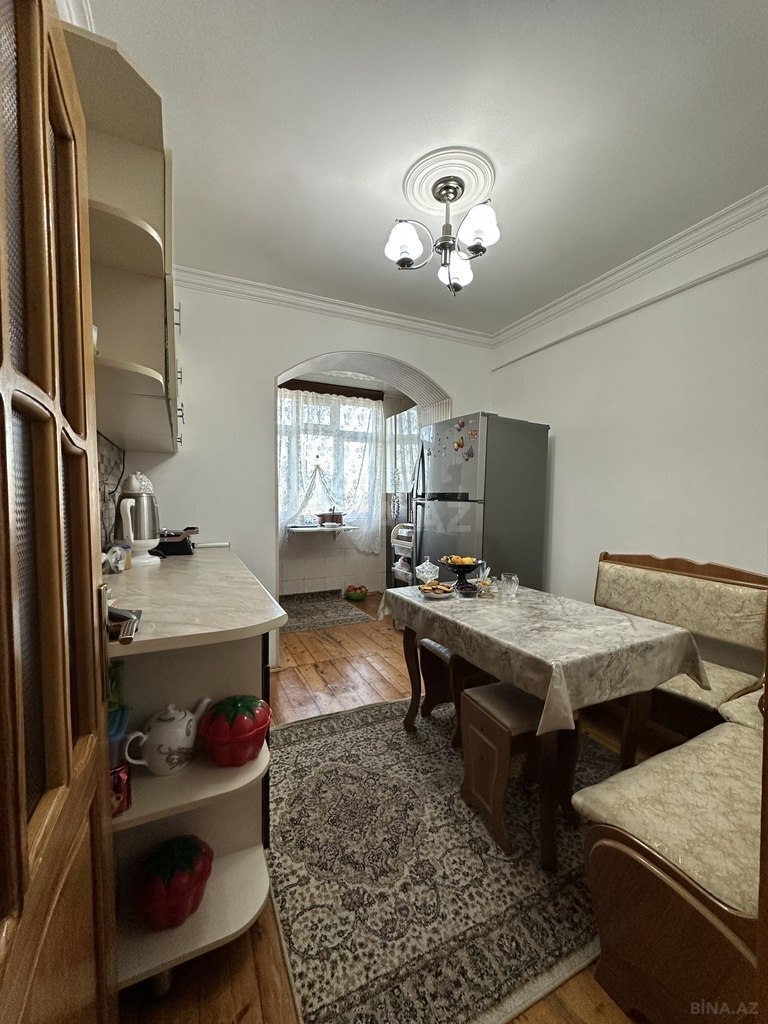 3 otaqlı köhnə tikili - Bakıxanov q. - 70 m² (13)
