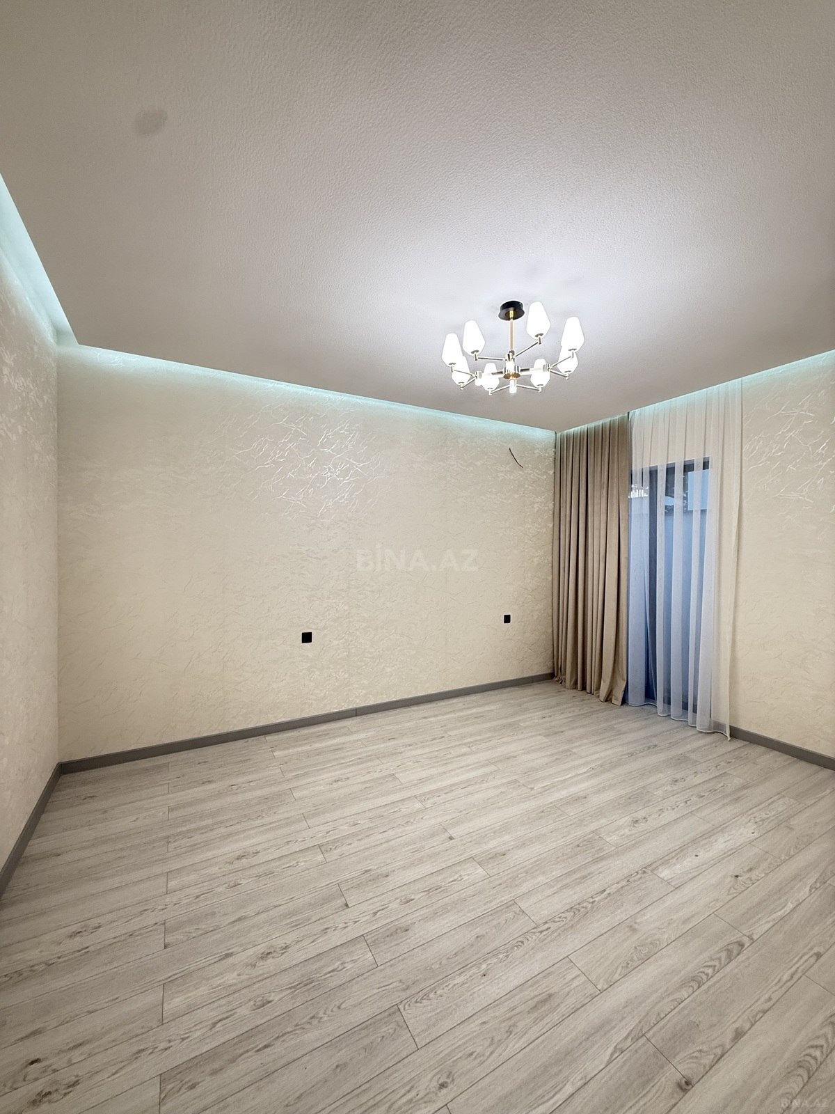 4 otaqlı həyət evi/bağ evi - Şüvəlan q. - 160 m² (24)