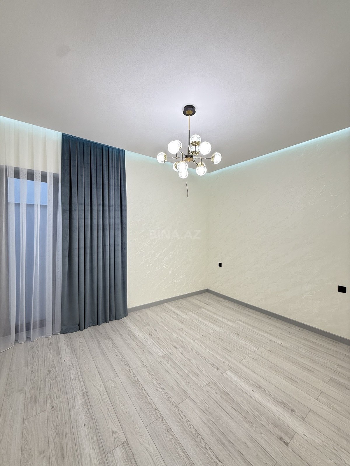 4 otaqlı həyət evi/bağ evi - Şüvəlan q. - 160 m² (25)